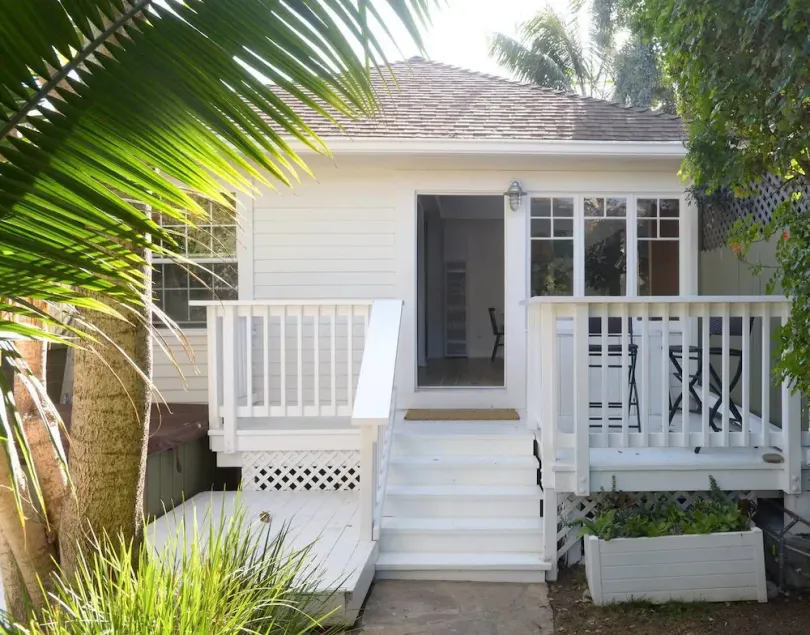 Charming 2br/2ba Cottage - Close to the Beach - Image 1