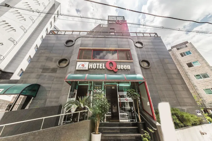 Hotel Queen Suwon - Image 1