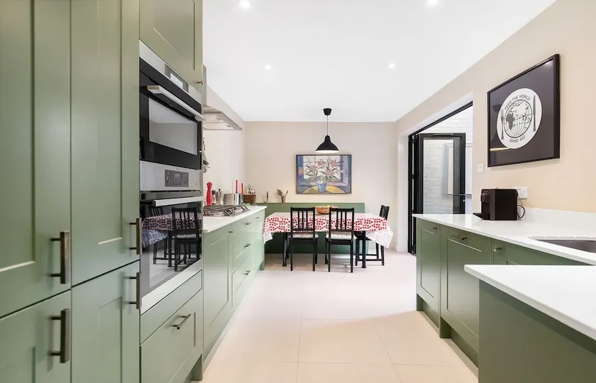 Green Retreat On Askew Crescent - Image 1