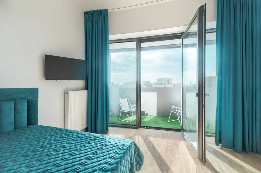 Hanza Tower -M&M Luxury Apartment - Image 1