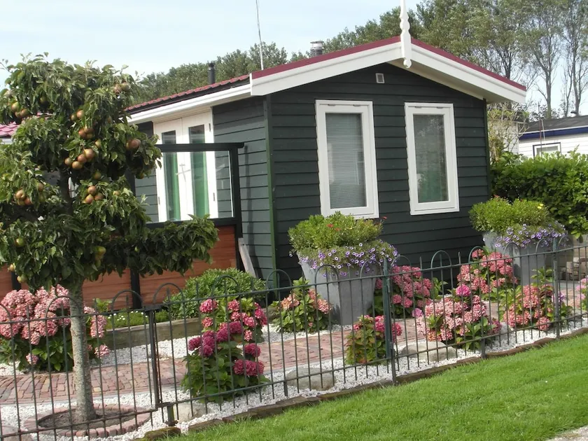 Nice chalet with garden, near the Wadden Sea - Image 1
