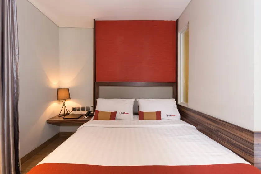 RedDoorz near Blok M - Image 1