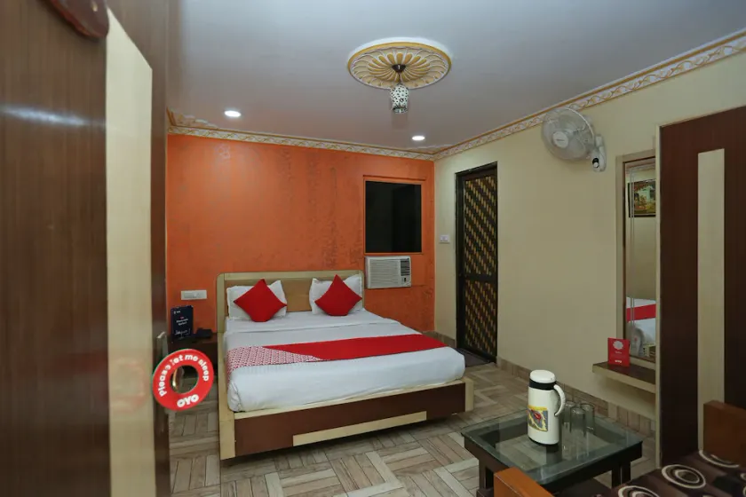 OYO 16782 Shree Ganesh Hotel & Restaurant - Image 1