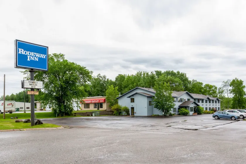 Rodeway Inn Rhinelander - Image 1