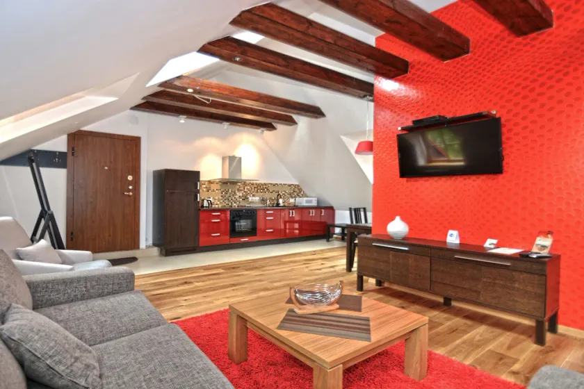 Rentida Apartments - Image 1