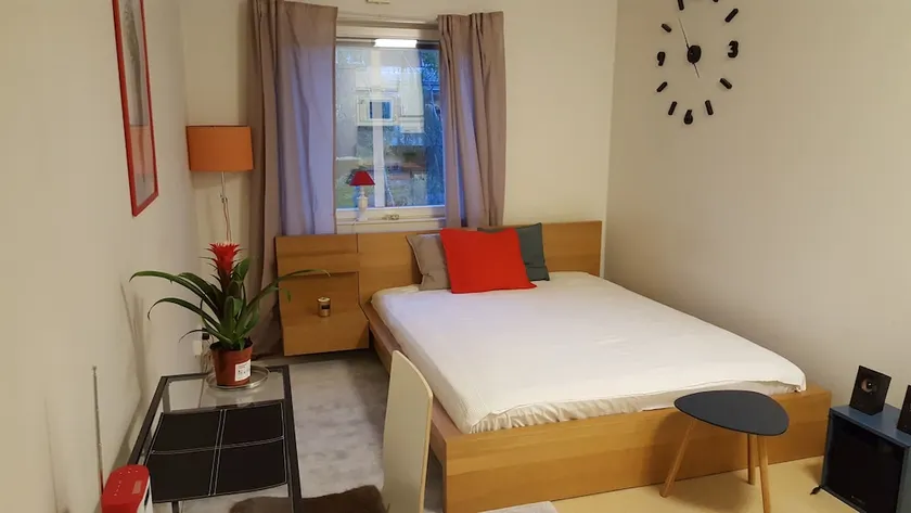 Studio Apartment - Image 1