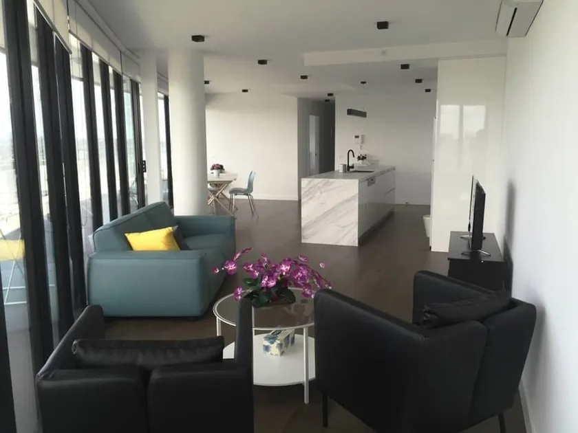 Doncaster Apartment - Image 1