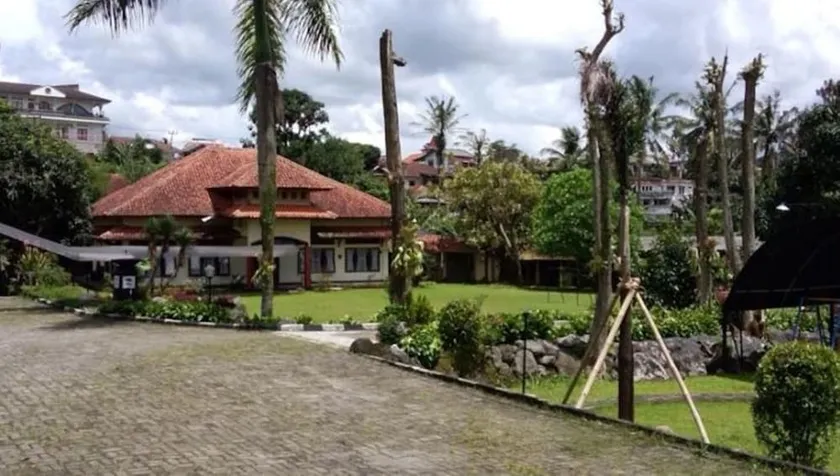 Taman Aer Hotel - Image 1