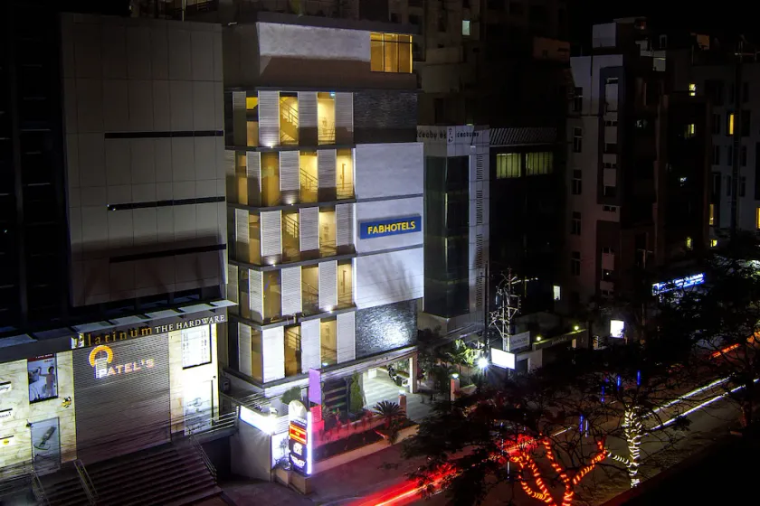 OYO Flagship 18335 Eaglewood Hotels - Image 1
