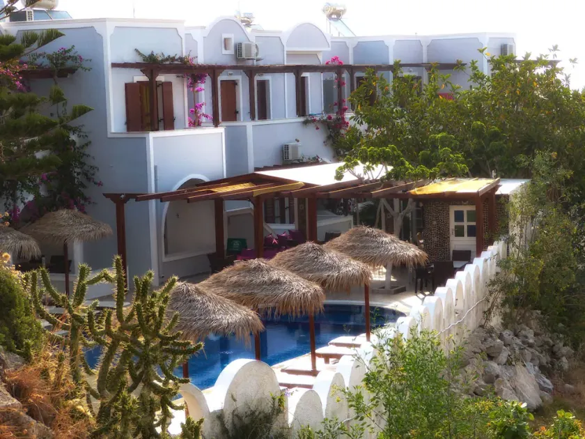 Black Sand Apartments - Image 1