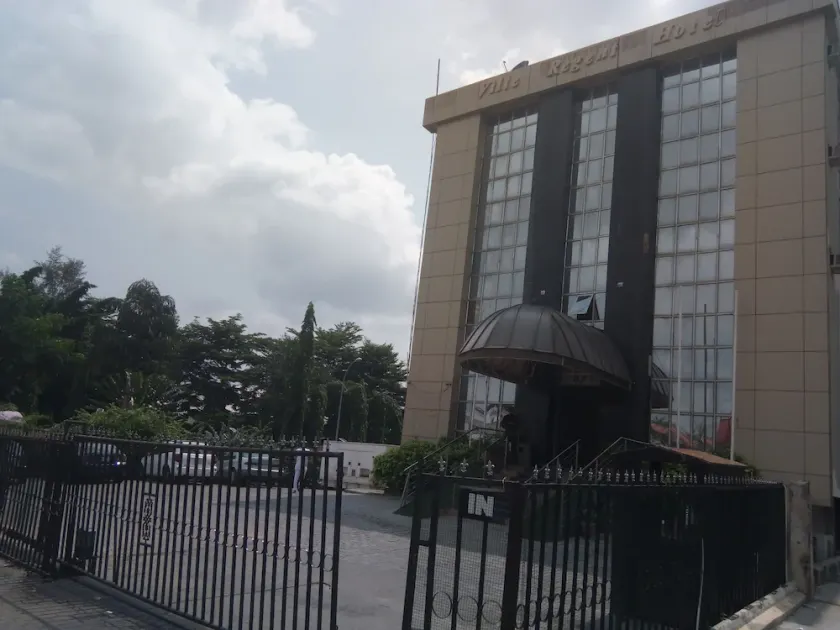 Ville Regent Hotel - Image 1