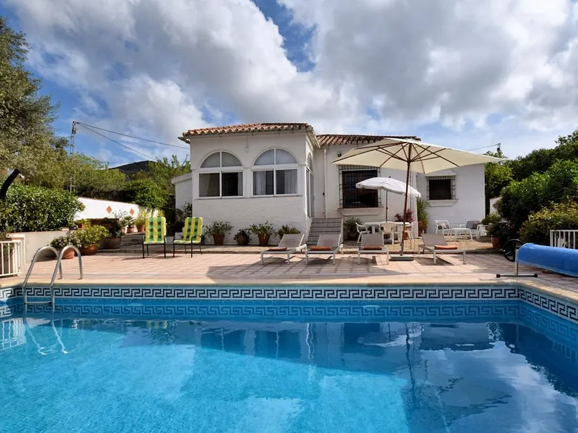 Lovely Holiday Home With Private Swimming Pool in Almogía - Image 1