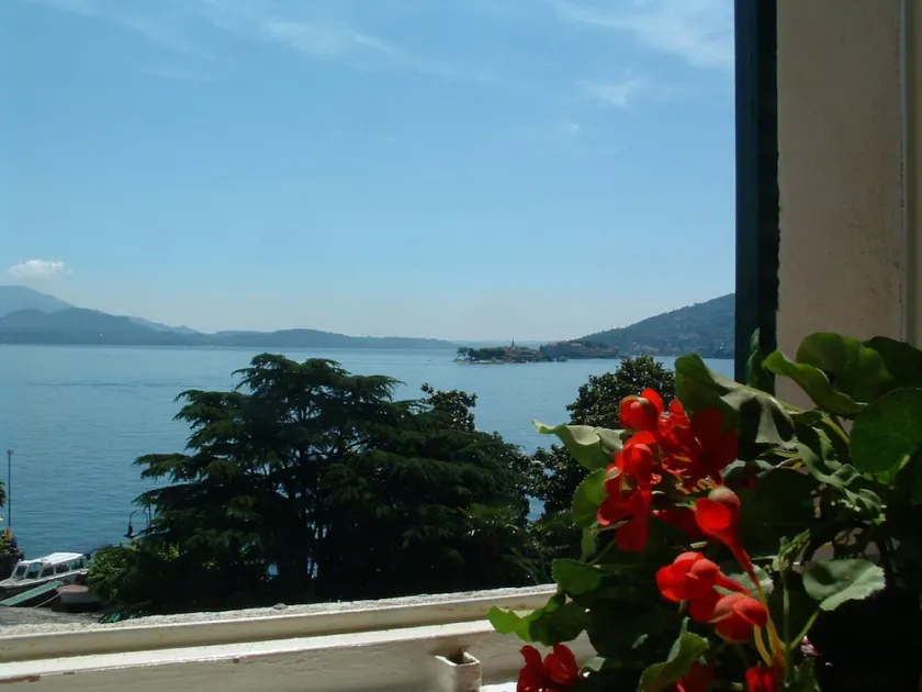 Residence Holiday - Image 1