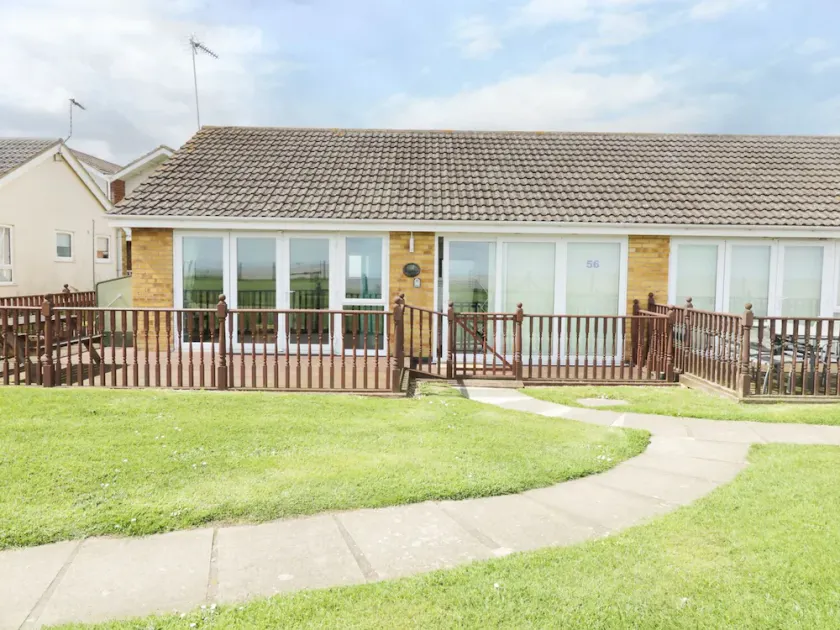 56 Waterside Park Lowestoft - Image 1