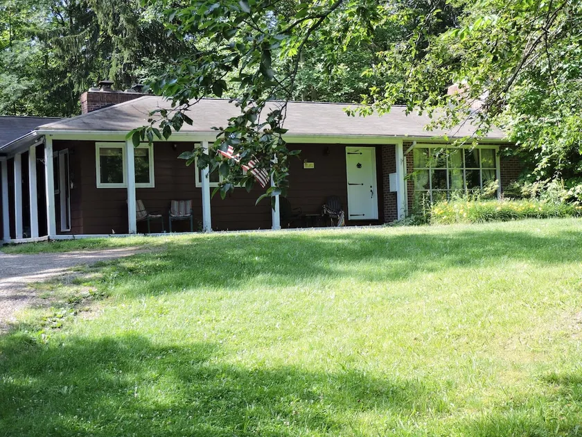 Peaceful Country Living Pet Friendly - Image 1