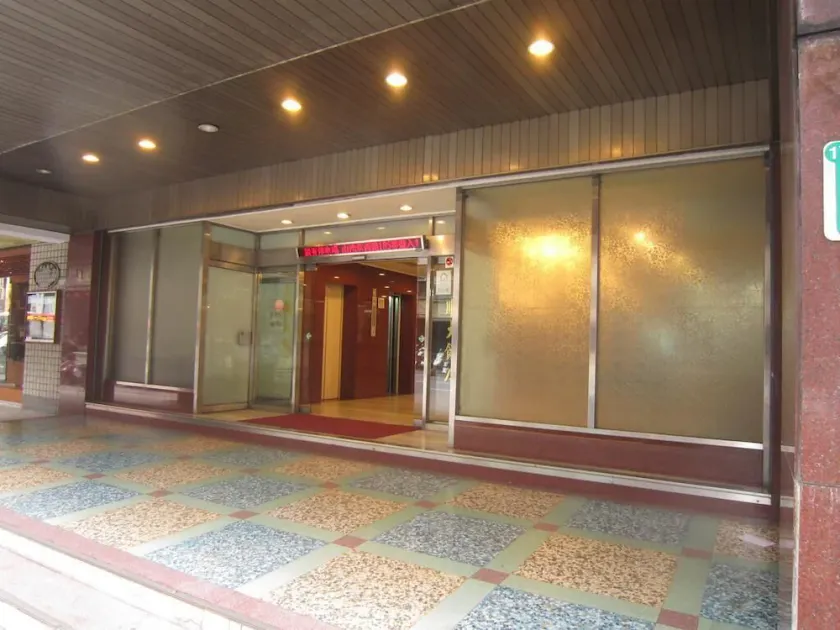 Fortune Hotel - Image 1
