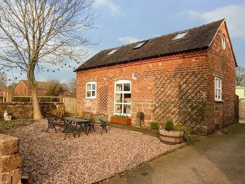 Folly Foot Barn - Image 1