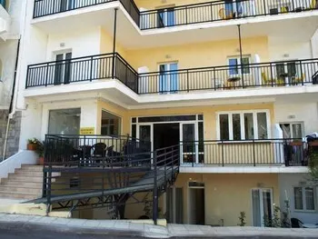 Haris Apartments - Image 1