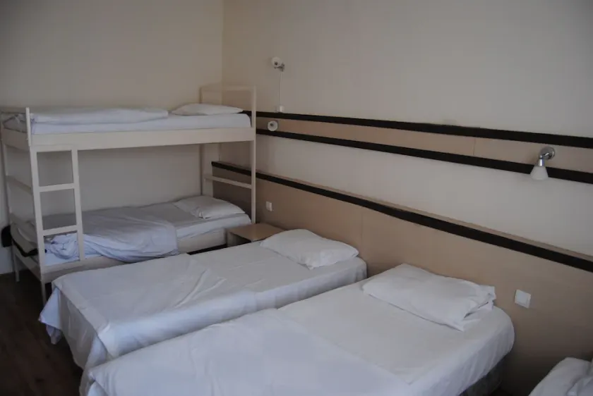 Anzac House Youth Hostel - Image 1