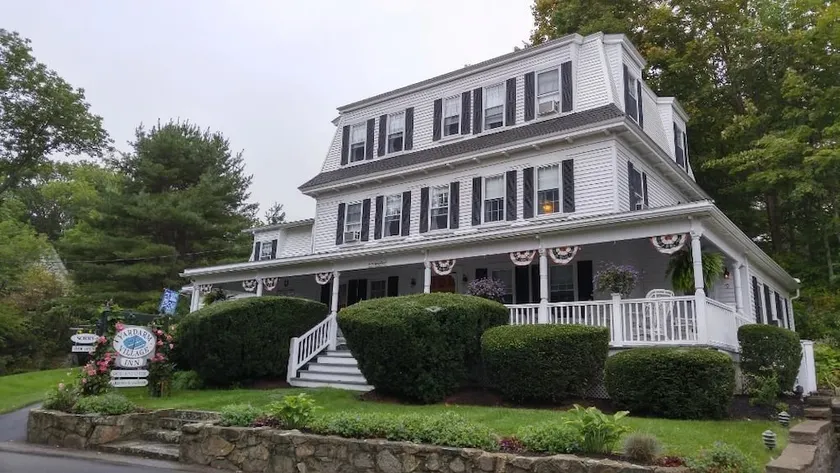 Yardarm Village Inn - Image 1