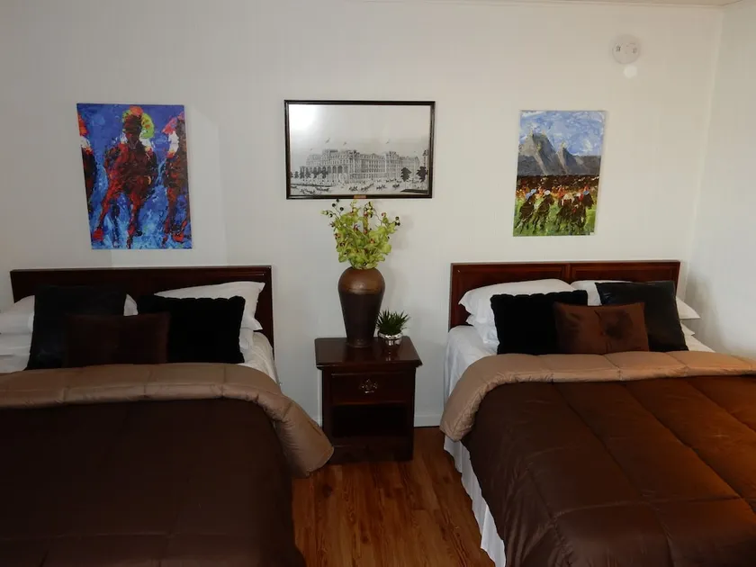 South Broadway Inn & Spa - Image 1
