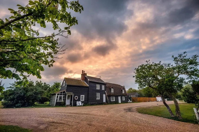 Sweetshop Cottage/1-bed home on Osea Island, Essex - Image 1