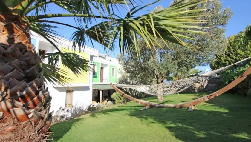 Lefkofris Hotel - Image 1