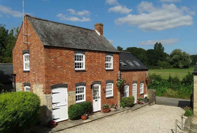 Lovely, Quiet and Stylish Cottage in Kemerton! - Image 1