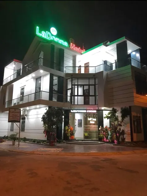 Ladonna Hotel - Image 1