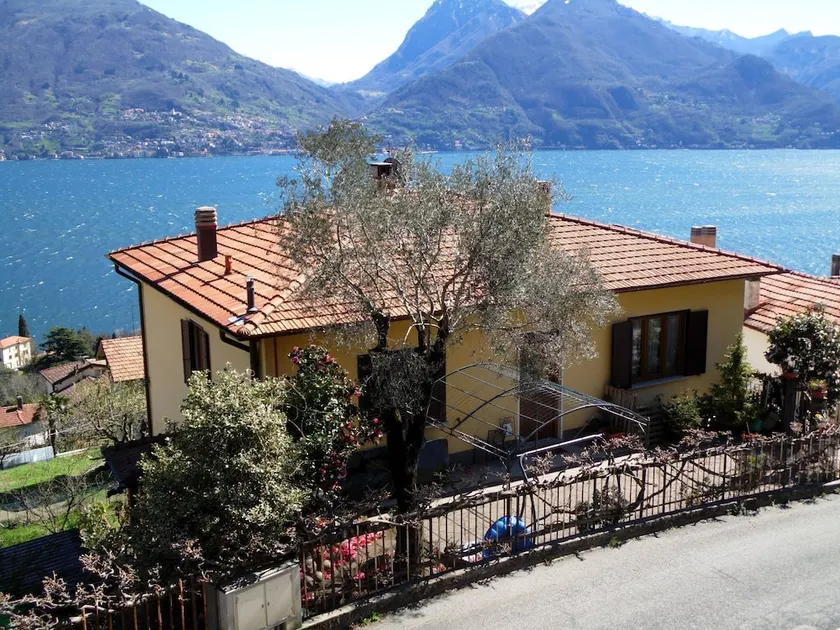 Cozy Apartment With a Balcony. Beautiful Lake View - Image 1
