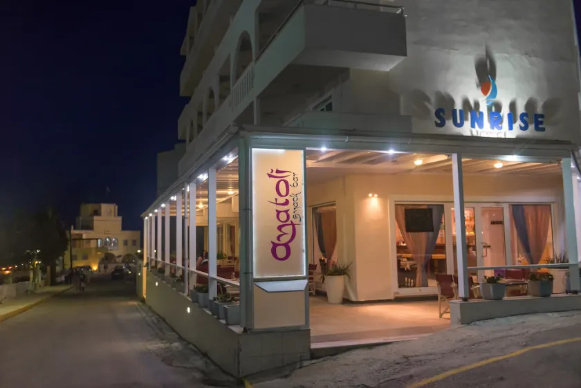 Sunrise Hotel - Image 1