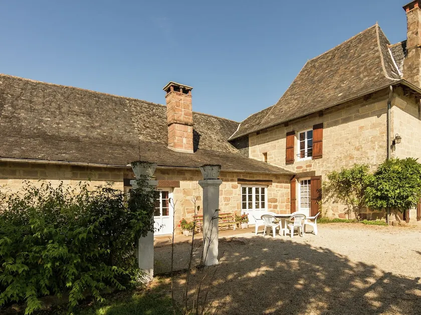 Graceful Holiday Home in Brignac-la-plaine With Terrace - Image 1