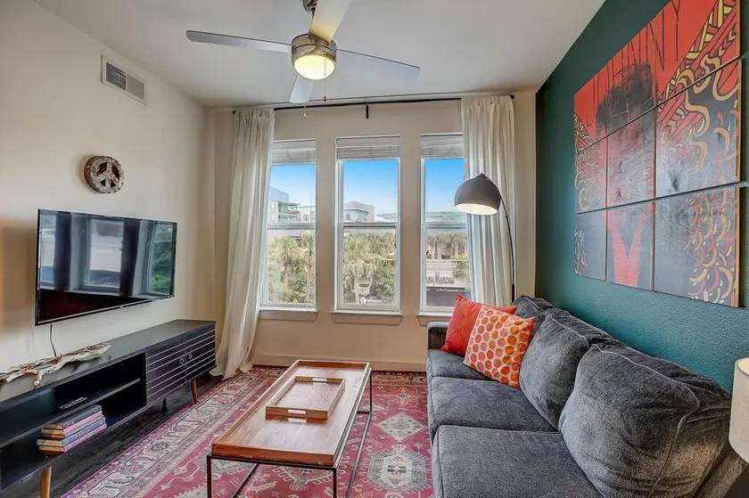 Frontdesk 1 BR Apt Near St. Edwards Park - Image 1
