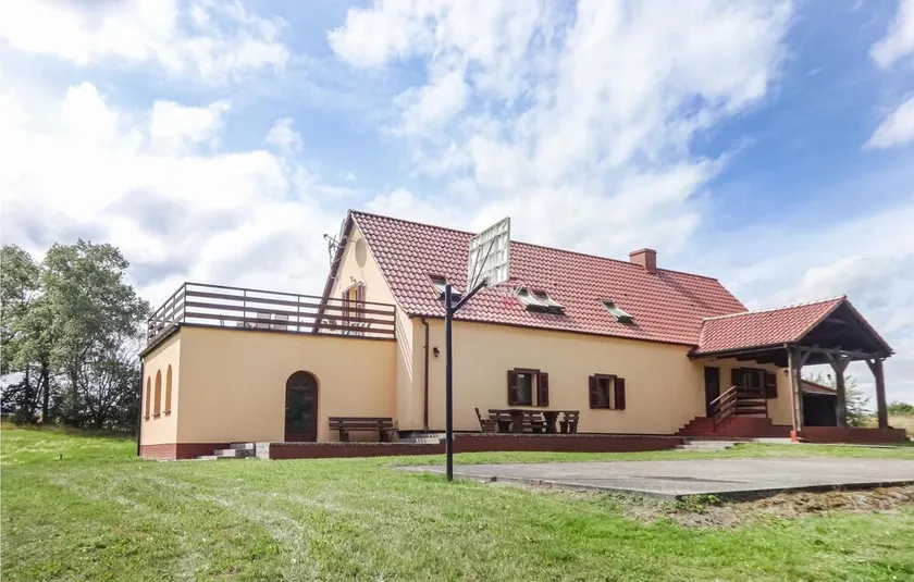 Stunning Home in Nowe Worowo With 5 Bedrooms, Sauna and Wifi - Image 1