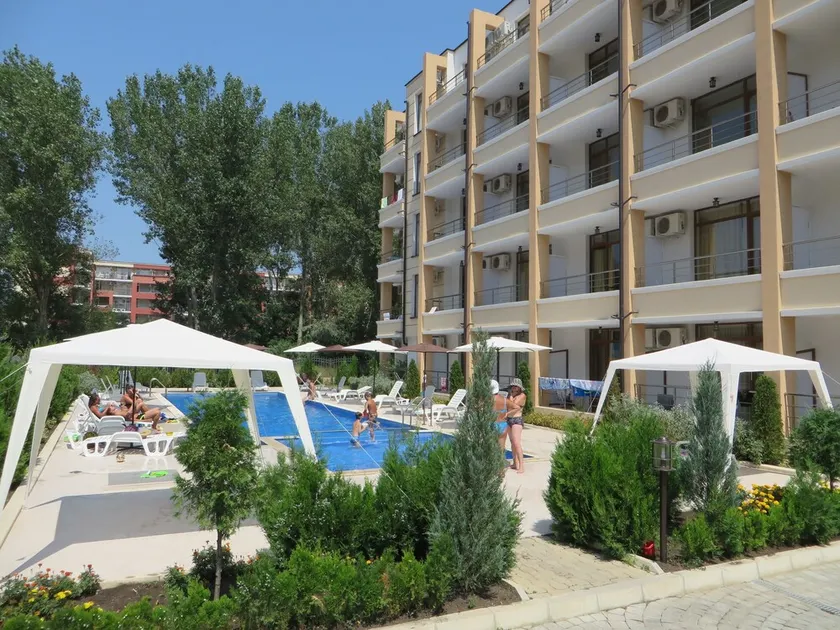 Saint Elena Apartcomplex - Image 1