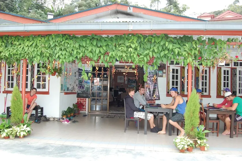 Eight Mentigi Guesthouse - Image 1