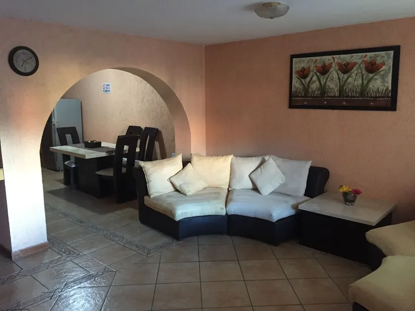 4 recamaras, zona sur, wifi, jardin, cochera - Image 1