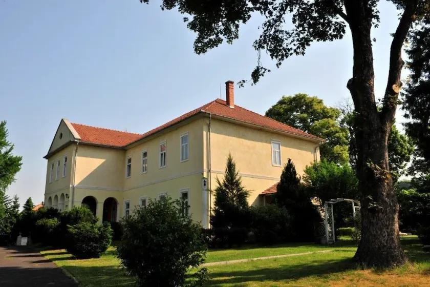 Misefa Kastély - Image 1