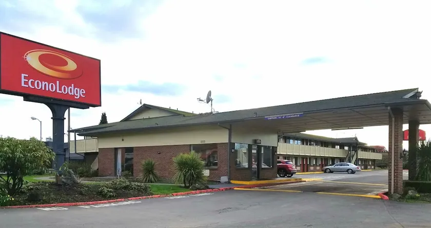 Econo Lodge - Image 1