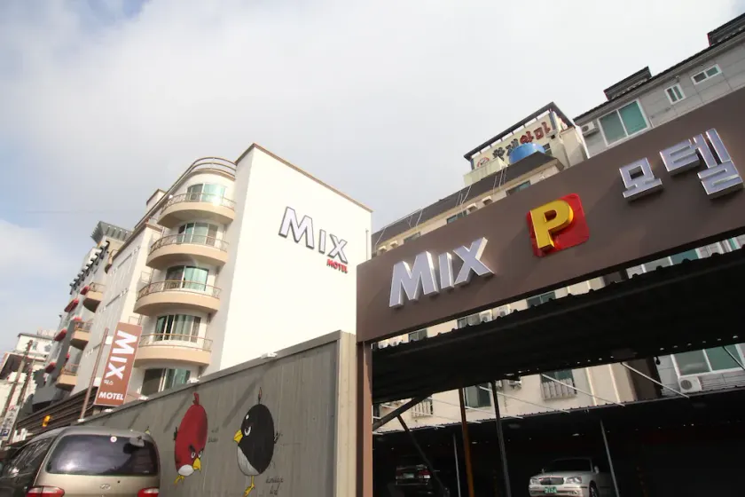 Mix Motel Jeonju - Image 1