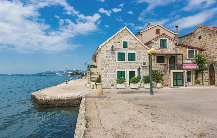 Nice Home in Kastel Kambelovac With Wifi and 4 Bedrooms - Image 1