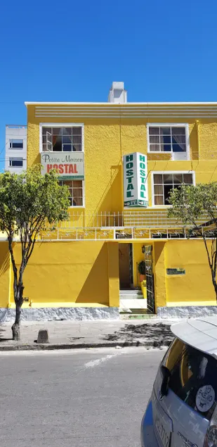 Petite Maison - Image 1