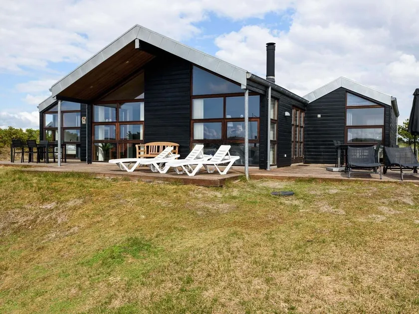 8 Person Holiday Home on a Holiday Park in Fanø - Image 1