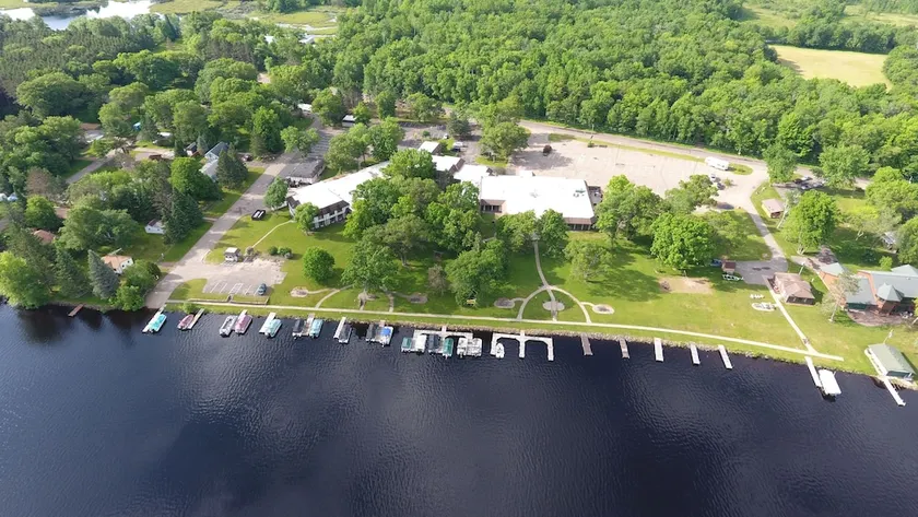 Paradise Shores 4 - Lakefront and Docks - Image 1