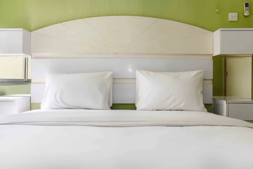 Cozy Stay 2Br Ancol Marina Apartment - Image 1
