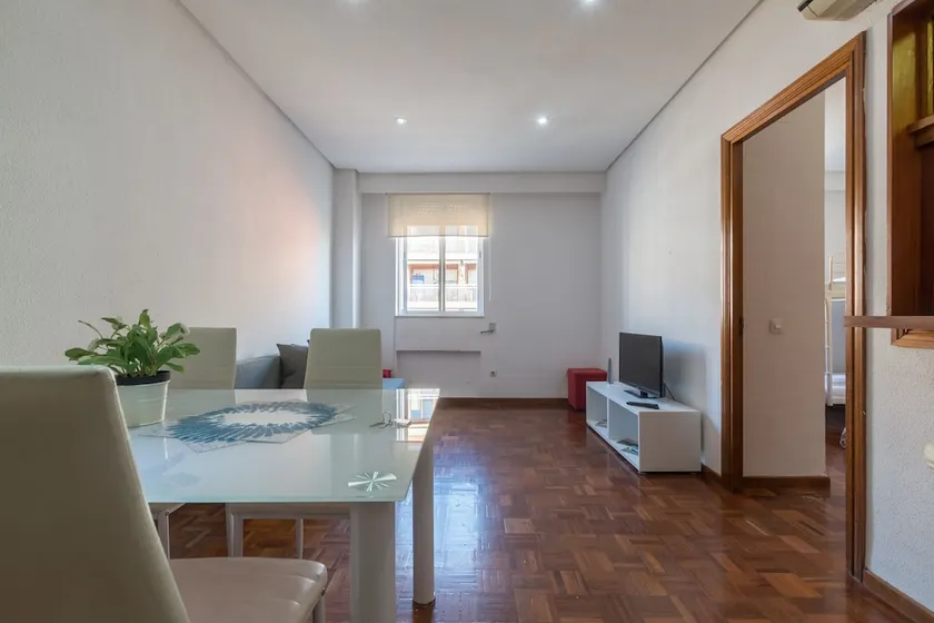 Apartamentos Arguelles - Image 1