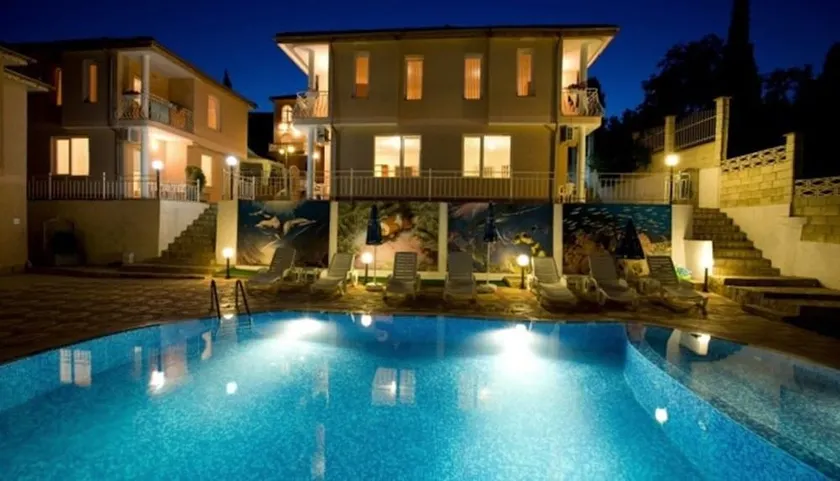 Aquarelle Hotel - Image 1