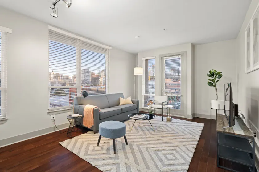 Kasa San Diego Apartments - Image 1