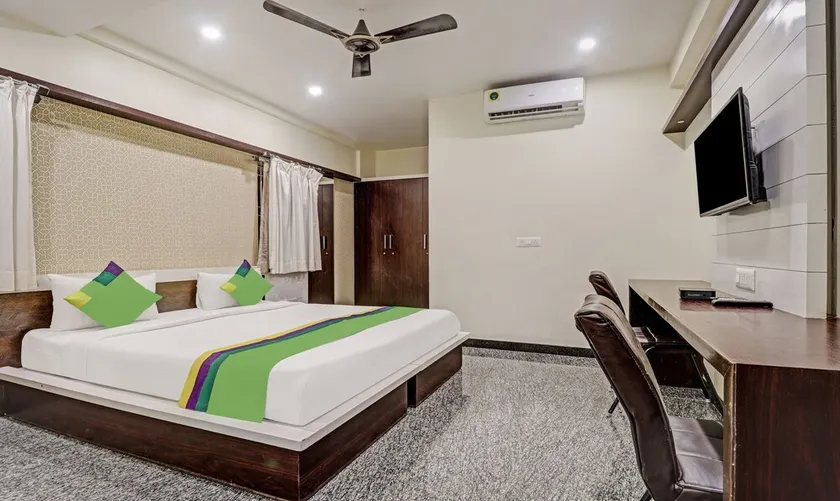 Treebo Trend Hotel Corporate Suites - Image 1