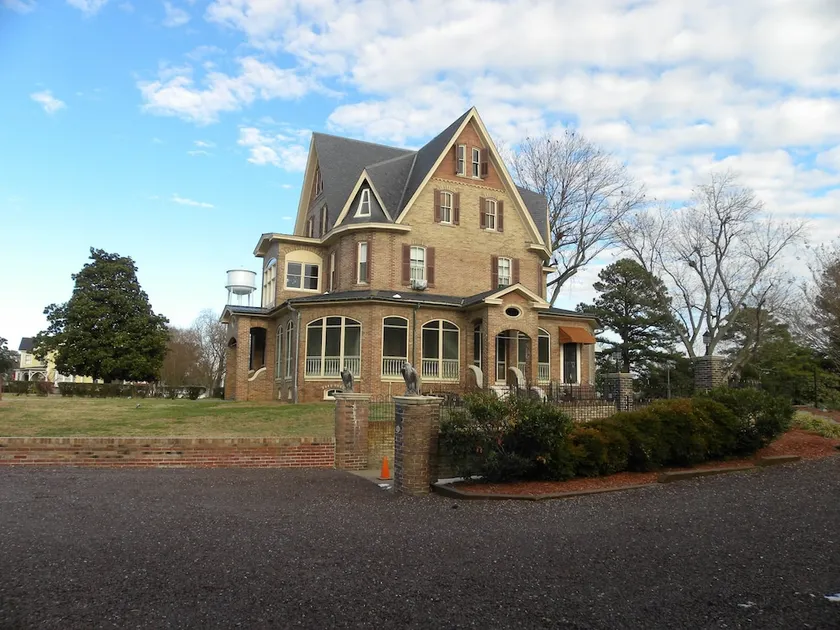 The Gables Victorian Mansion Bed and Breakfast Inn - Image 1